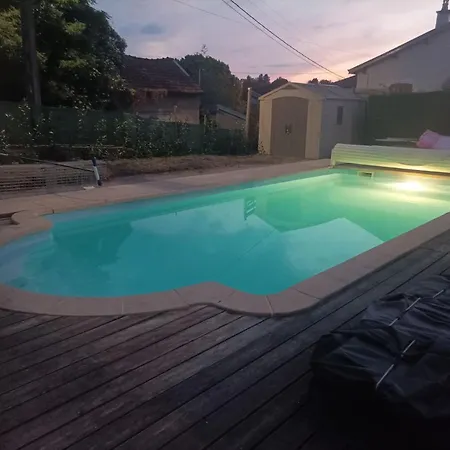 Les Charmois Apartment *